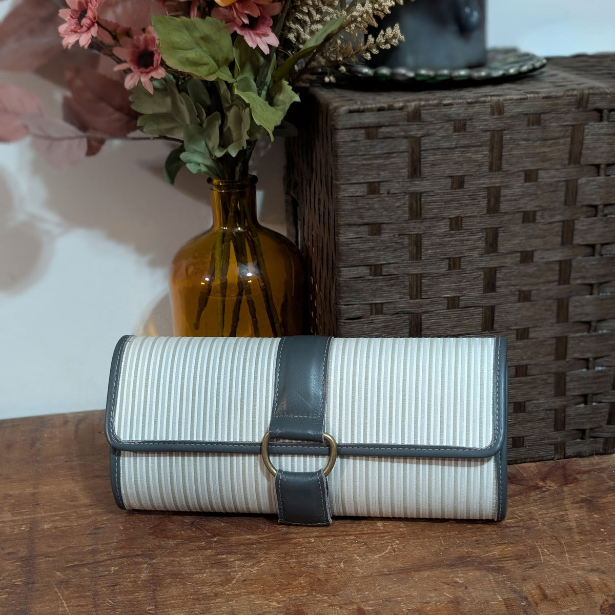 Samples: Vintage Original Janey clutch - Straight Up