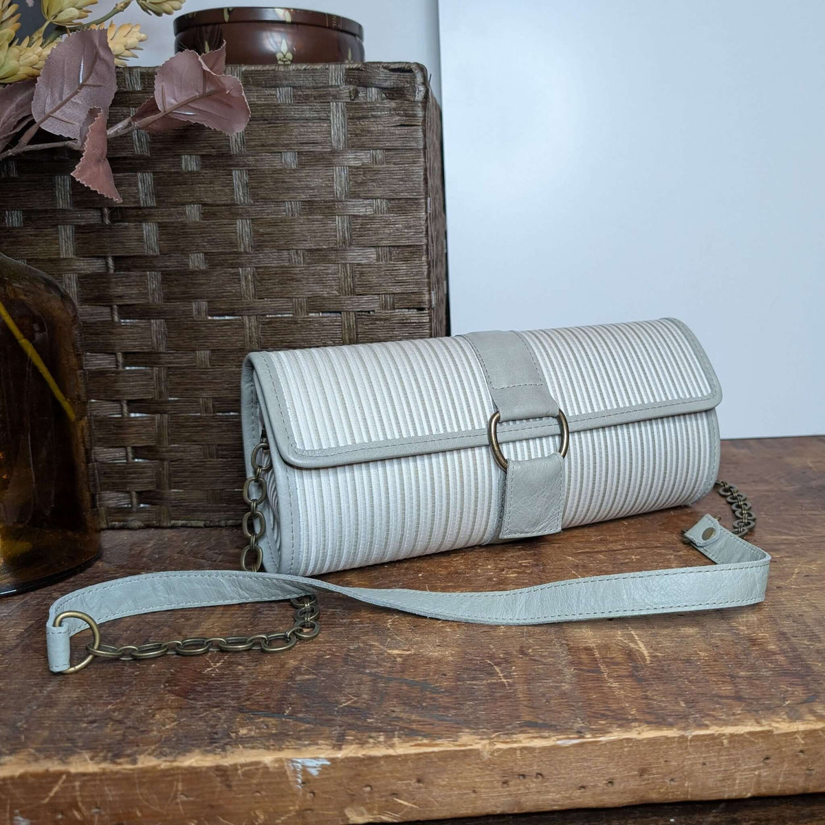 Samples: Vintage Original Janey clutch - Straight Up
